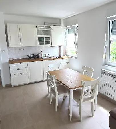 Vedran Apartment *