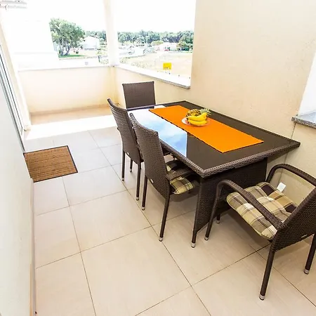 Apartment Vedran *